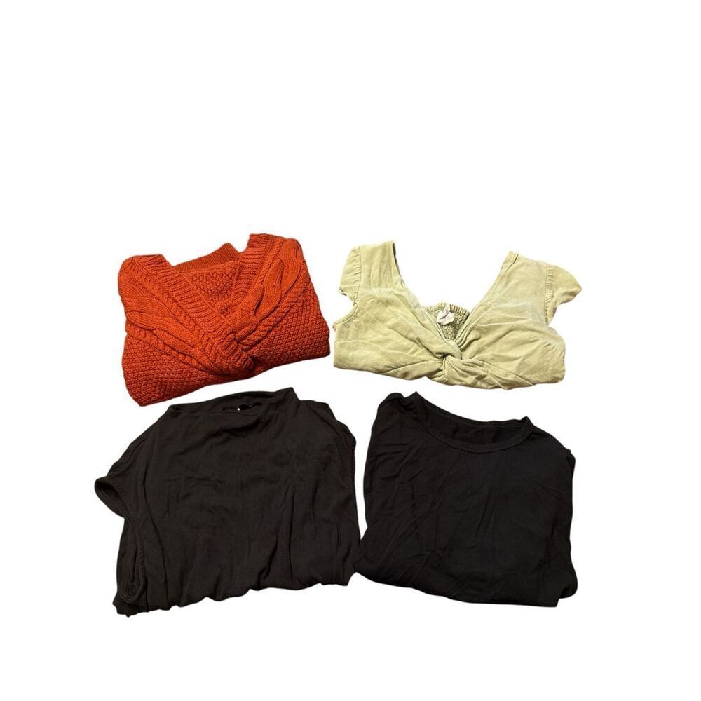 Women’s clothing a lot of tops size medium 4 piece